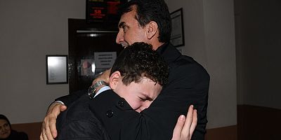 Dündar sevgisi ağlattı