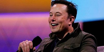 Elon Musk Twitter’ı satın aldı