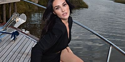 Esra Bilgiç güzelliğiyle takipçilerini mest etti! İşte büyüleyen pozları...