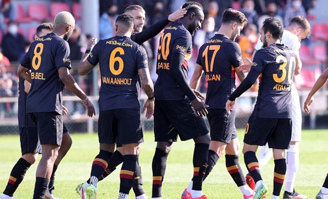 Galatasaray derbinin ilk yarısında skoru alma hedefinde