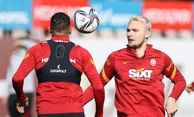 Galatasaray'da Fenerbahçe mesaisi devam etti