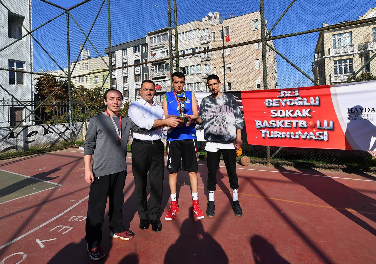 Gençler Beyoğlu 3x3 Basketbol Turnuvası’nda kıyasıya yarıştı