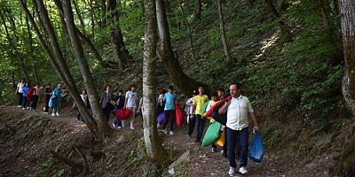 Gençlerden 'Küreklidere'de temizlik harekatı