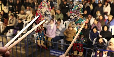 Hacivat İle Karagöz Gölge Oyunu İzleyiciden Tam Not Aldı