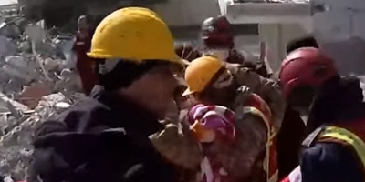 Hatay'da 296'ncı saatte 3 kişi enkazdan çıkarıldı