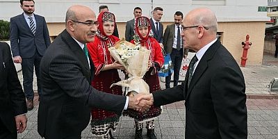Hazine ve Maliye Bakanı Mehmet Şimşek'ten Bursa Valiliği'ne ziyaret