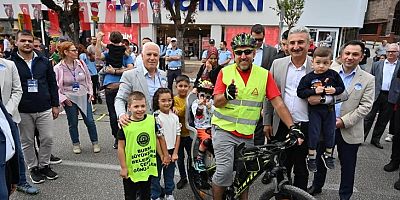 Heykel çocuk sesleriyle şenlendi!