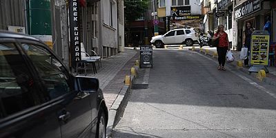 İnsanların düşmesine neden olan çukur onarıldı