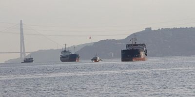 İstanbul Boğazı'nda 2 kuruyük gemisi çarpıştı
