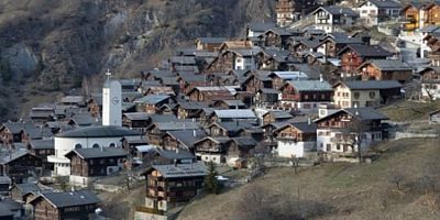 İsviçre'deki bu köye yerleşenlere 1.2 milyon TL veriliyor!