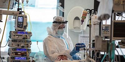 İtalya'da bir günde 15 bin Kovid-19 vakası kaydedildi