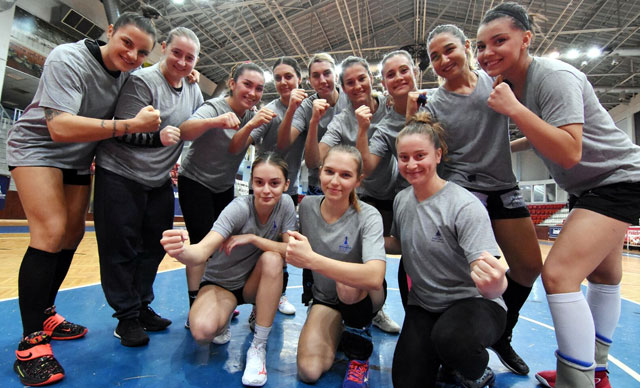 İzmir Büyükşehir Belediyespor yine turu hedefliyor