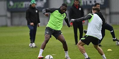 Kadro dışı bırakılıp sonra da affedilmişti! 'Bursaspor için savaşacağız'