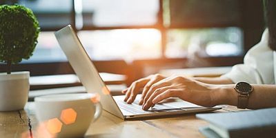 Kafelerde yeni dönem başladı: Laptop yasakları ve oturma süresi sınırları yaygınlaşıyor
