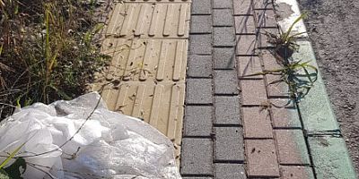 Bademli'deki kaldırımlar yayaları tehlikeye atıyor!