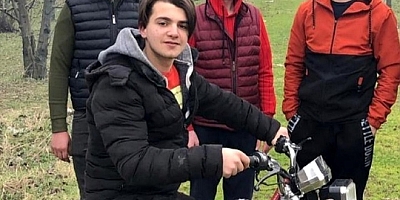 Kamyonetin altında kalan 16 yaşındaki motosiklet sürücüsü hayatını kaybetti