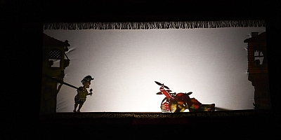 Karagöz'ün uzay yolculuğu perdeye yansıdı