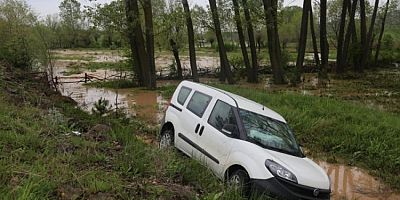 Kastamonu'da sel: Yol çöktü