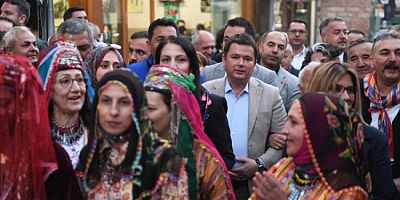 Kına gecesi geleneği Osmangazi'de yaşatıldı