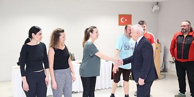 'Kısa Süren Saltanat' Bursa'da seyirciyle buluşmak için gün sayıyor