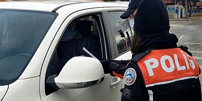 Kısıtlamada yemek yemeğe çıktılar, ceza yediler! 