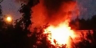 Kocaeli TEM'de tır yangını trafiği durdurdu