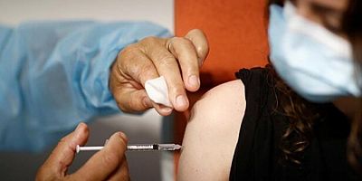 Koronavirüs geçirmiş kişiler için 1 doz Biontech kararı