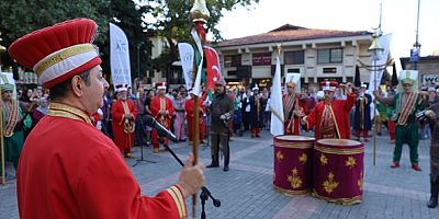 Mehter sesleri bu kez Gazi Orhan Parkı'ndan yükseldi
