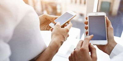 Mesaide cep telefonu ile oynayanlar dikkat!