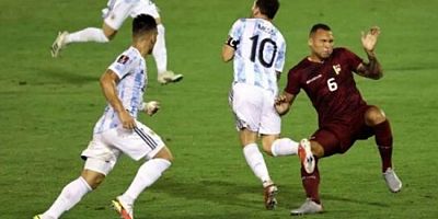 Messi'ye yapılan faul dünyayı ayağa kaldırdı: 