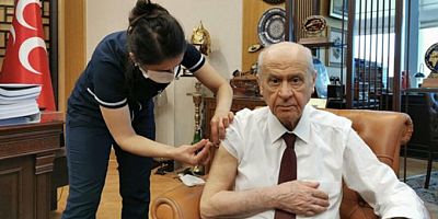 MHP lideri Bahçeli aşı oldu