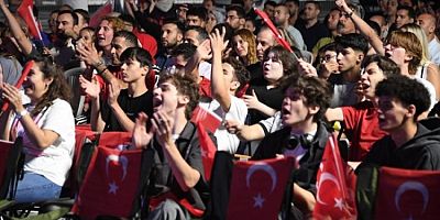 Milli heyecan Osmangazi Meydanı'nda yaşandı