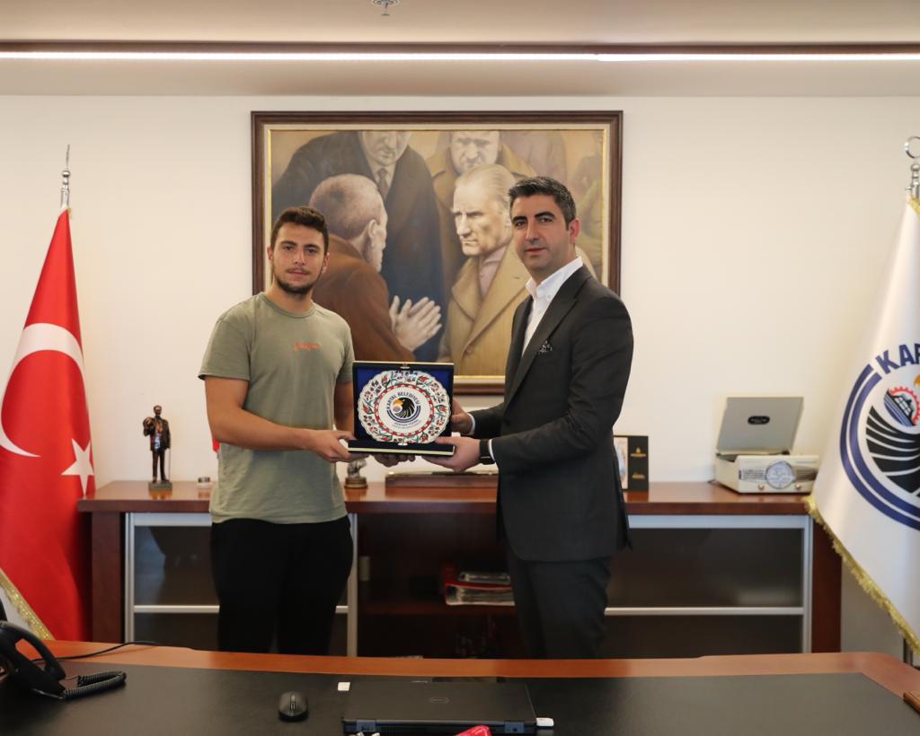 Milli Kürekçi Ali Ardıl İlgün’den Kartal Belediyesi’ne ziyaret