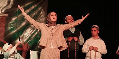 ‘Miras Değil Mübarek’ Tiyatro Oyunu İkinci Gösterimiyle Büyük Beğeni Topladı