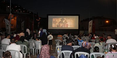 Mollafenari’de sinema perdesi çocuklar için açıldı