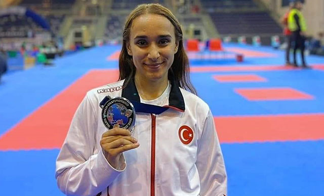 Muğlalı kickboksçu Büşra'dan büyük başarı
