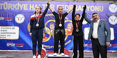 Naim Süleymanoğlu Spor Kompleksi'nde halter rüzgarı