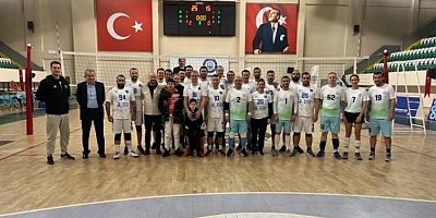 Nilüfer Belediyesi, Bursa Belediyeler Arası Voleybol Turnuvası'na zaferle başladı