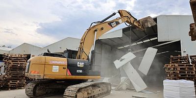 Nilüfer'de 2 günde 4 yıkım