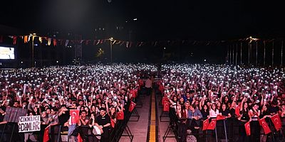 Nilüfer’de binler Cumhuriyet için yürüdü