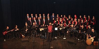 Nilüfer Türk Halk Müziği Korosu'ndan türkü şöleni