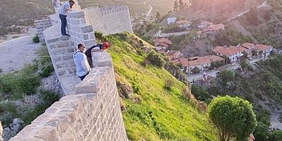 Oğlunu surlardan iterek ölümüne sebep olan anneye müebbet hapis