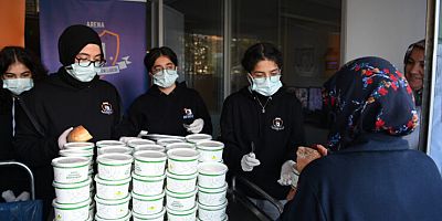 Öğrencilerden yürekleri ısıtan yardım