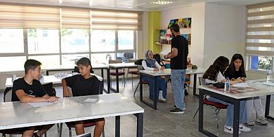 Öğrencilerin heyecanla beklediği yaz okulu başladı