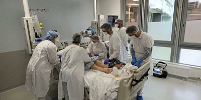 Omicron varyantıyla ilgili çarpıcı veriler: Ağır geçirme riski düşük ama aşı olmayana bulaşıyor