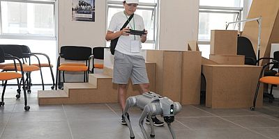 Ortaokul ve lise öğrencileri BTÜ’de robotlarla tanıştı