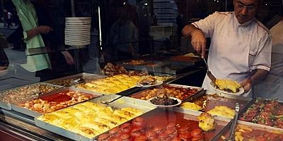 Orucunu dışarda açmak isteyenler dikkat! İftar menüleri ceplere alev aldıracak