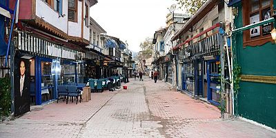 Osmangazi Belediyesi, Arap Şükrü Sokağı’nı Tarihi Kimliğine Kavuşturuyor