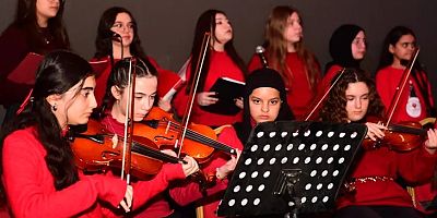 Osmangazi Belediyesi Gençlik Orkestrası ve Korosu’ndan 'yeni yıla merhaba' konseri