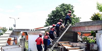 Osmangazi Belediyesi’nden öğrencilere arama kurtarma eğitimi